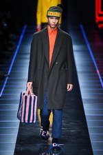 フェンディ 2017-18年秋冬メンズコレクション - 彩りを帯び、踊りだす日常の洋服たち｜写真42