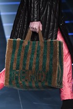 フェンディ 2017-18年秋冬メンズコレクション - 彩りを帯び、踊りだす日常の洋服たち｜写真64