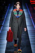フェンディ 2017-18年秋冬メンズコレクション - 彩りを帯び、踊りだす日常の洋服たち｜写真68