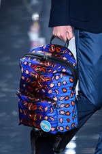 フェンディ 2017-18年秋冬メンズコレクション - 彩りを帯び、踊りだす日常の洋服たち｜写真74