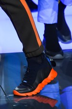 フェンディ 2017-18年秋冬メンズコレクション - 彩りを帯び、踊りだす日常の洋服たち｜写真91