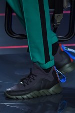 フェンディ 2017-18年秋冬メンズコレクション - 彩りを帯び、踊りだす日常の洋服たち｜写真92