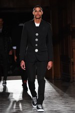 ジバンシィ バイ リカルド ティッシ 17年秋冬メンズコレクション - ラグジュアリーな新旧の融合｜写真72