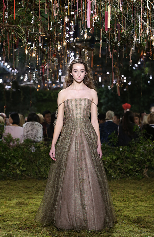 ディオール オートクチュール(DIOR Haute Couture) 2017年春夏ウィメンズコレクション シルエット - 写真25