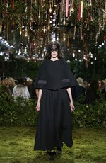 ディオール 2017年春夏オートクチュールコレクション - 花々に誘われて迷い込むパリの迷宮｜写真3