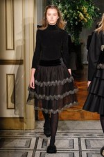 アルベルタ フェレッティ 2017年プレフォールコレクション - 7色のニットで過ごす優雅な日常｜写真24