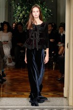 アルベルタ フェレッティ 2017年プレフォールコレクション - 7色のニットで過ごす優雅な日常｜写真26