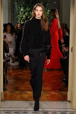 アルベルタ フェレッティ 2017年プレフォールコレクション - 7色のニットで過ごす優雅な日常｜写真37