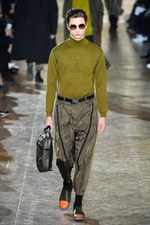 イッセイ ミヤケ メン 2017-18年秋冬コレクション - 自然の声に耳をすませて｜写真9