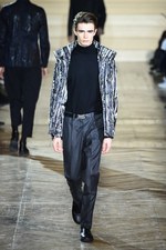 イッセイ ミヤケ メン 2017-18年秋冬コレクション - 自然の声に耳をすませて｜写真23