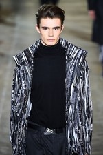 イッセイ ミヤケ メン 2017-18年秋冬コレクション - 自然の声に耳をすませて｜写真24