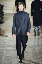 イッセイ ミヤケ メン 2017-18年秋冬コレクション - 自然の声に耳をすませて｜写真25