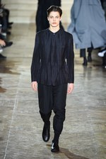 イッセイ ミヤケ メン 2017-18年秋冬コレクション - 自然の声に耳をすませて｜写真29