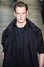 イッセイ ミヤケ メン 2017-18年秋冬コレクション - 自然の声に耳をすませて｜写真31