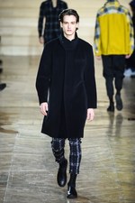 イッセイ ミヤケ メン 2017-18年秋冬コレクション - 自然の声に耳をすませて｜写真44