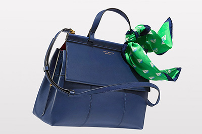 トリー バーチ、新作アイコンバッグ「ティー サッチェル」カラフルなスカーフと合わせた2wayで