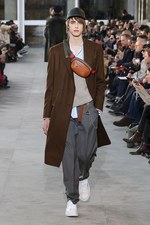 ルイ・ヴィトン 2017年秋冬メンズコレクション -Supremeとコラボ、肩の力を抜いたエレガンス｜写真25