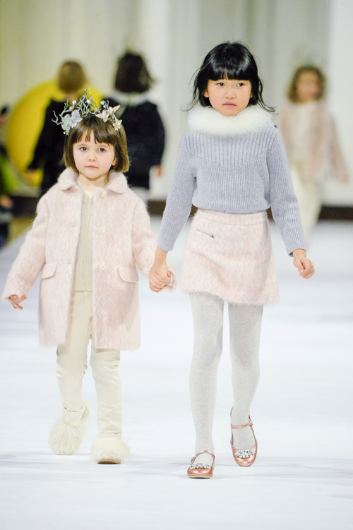 ボンポワン 2017年秋冬コレクション - 寒い冬に暖かくして出かけた幼少期のワクワクや幸福感を服に｜写真4