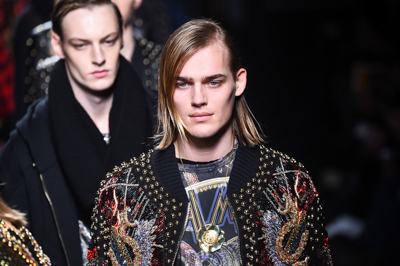 レイヤードスタイル｜バルマン 2017年秋冬メンズコレクション、ロックは服の上で受け継がれる