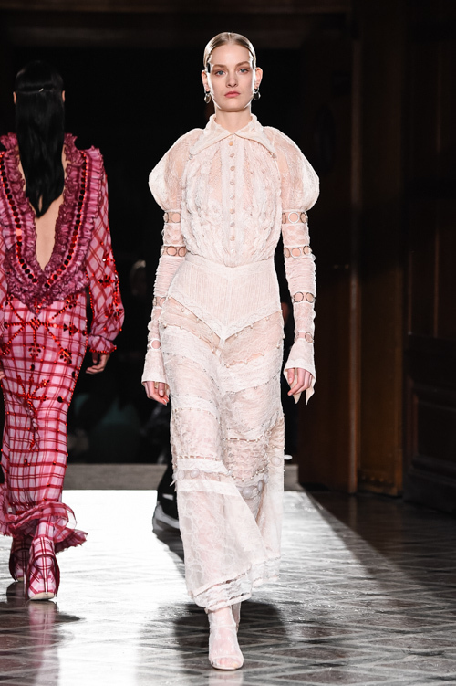 ジバンシィ オートクチュール バイ リカルド ティッシ 2017年春夏<span>コレクション</span> - 写真6