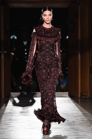 ジバンシィ オートクチュール バイ リカルド ティッシ(Givenchy HAUTE COUTURE BY RICCARDO TISCI) 2017年春夏ウィメンズコレクション  - 写真1