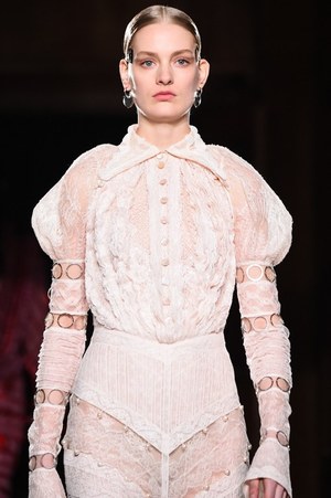 ジバンシィ オートクチュール バイ リカルド ティッシ(Givenchy HAUTE COUTURE BY RICCARDO TISCI) 2017年春夏ウィメンズコレクション  - 写真7