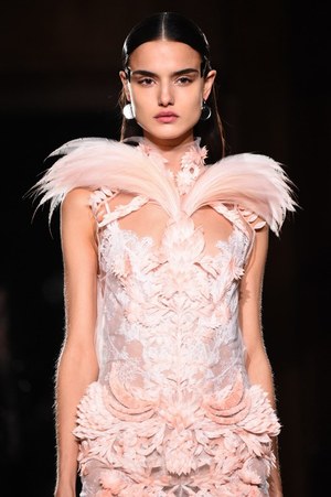 ジバンシィ オートクチュール バイ リカルド ティッシ(Givenchy HAUTE COUTURE BY RICCARDO TISCI) 2017年春夏ウィメンズコレクション  - 写真19