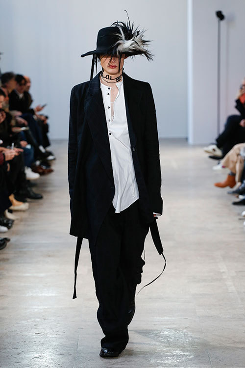 アン ドゥムルメステール(ANN DEMEULEMEESTER) 2017-18年秋冬メンズコレクション シルエット - 写真1