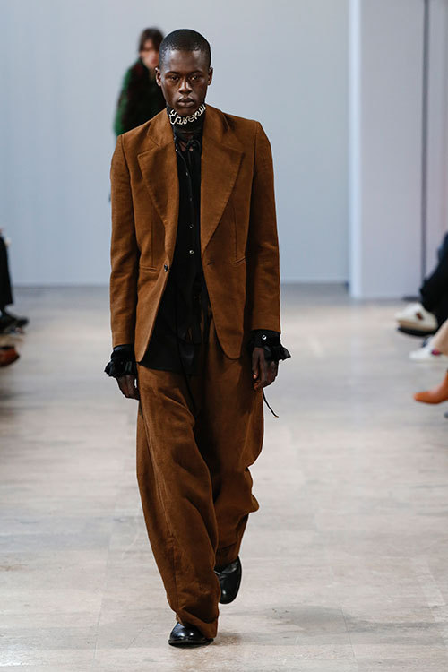 アン ドゥムルメステール(ANN DEMEULEMEESTER) 2017-18年秋冬