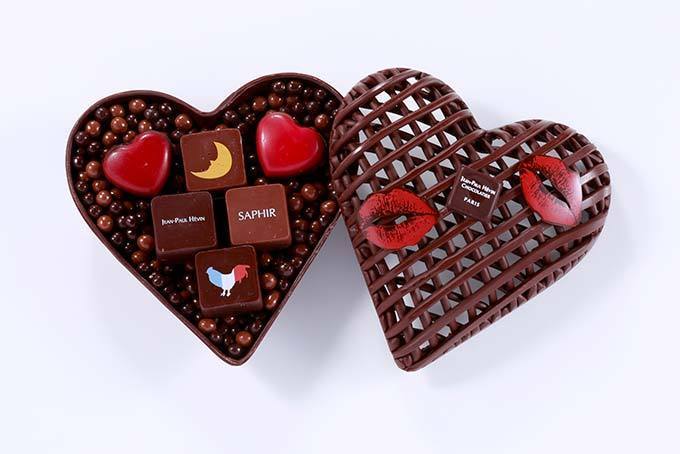 ジャン＝ポール・エヴァンのバレンタイン、ハートの器に真珠風の粒ショコラ＆ボンボンショコラ｜写真2
