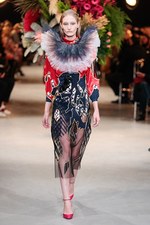 ヴィクター＆ロルフ17年春夏オートクチュールコレクション -日本の金継ぎの美を用いて再構築したドレス｜写真4