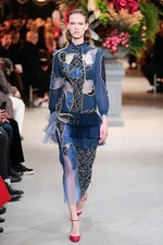 ヴィクター＆ロルフ17年春夏オートクチュールコレクション -日本の金継ぎの美を用いて再構築したドレス｜写真5