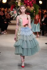 ヴィクター＆ロルフ17年春夏オートクチュールコレクション -日本の金継ぎの美を用いて再構築したドレス｜写真17