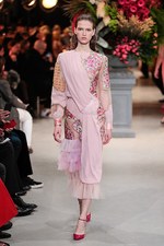 ヴィクター＆ロルフ17年春夏オートクチュールコレクション -日本の金継ぎの美を用いて再構築したドレス｜写真23