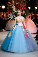 ヴィクター＆ロルフ17年春夏オートクチュールコレクション -日本の金継ぎの美を用いて再構築したドレス｜写真31