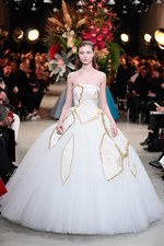 ヴィクター＆ロルフ17年春夏オートクチュールコレクション -日本の金継ぎの美を用いて再構築したドレス｜写真32