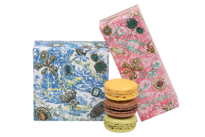 ジャポニスム｜ラデュレ×写真家シトウレイの限定マカロンボックス - ジャポニズムなピンクと、シックなブルーの2種類