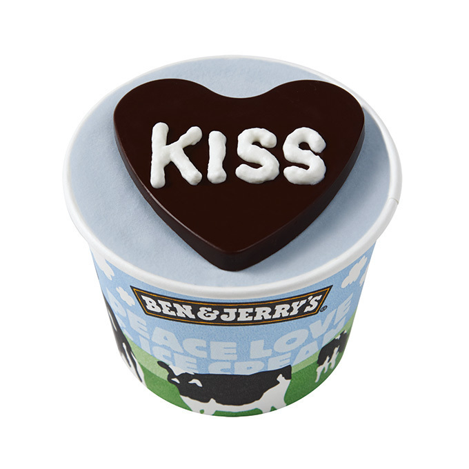ベン＆ジェリーズのアイスクリームカップケーキ、バレンタイン限定で発売 - 全6色＆3種のフレーバーで｜写真1