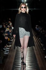 ラマルク 2017-18年秋冬コレクション - 都会の夜に生きる女性たちの個性、気高さを服に｜写真22