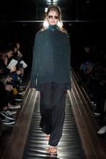 ラマルク 2017-18年秋冬コレクション - 都会の夜に生きる女性たちの個性、気高さを服に｜写真28