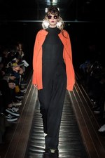 ラマルク 2017-18年秋冬コレクション - 都会の夜に生きる女性たちの個性、気高さを服に｜写真31