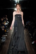 ラマルク 2017-18年秋冬コレクション - 都会の夜に生きる女性たちの個性、気高さを服に｜写真38