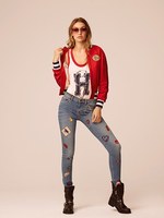 トミー ヒルフィガー×モデルのジジ・ハディッド、コラボ