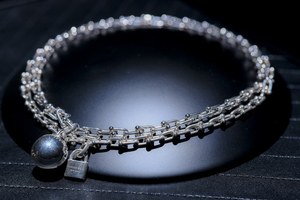 ティファニーの新アイコンジュエリー「ティファニー ハードウェア 