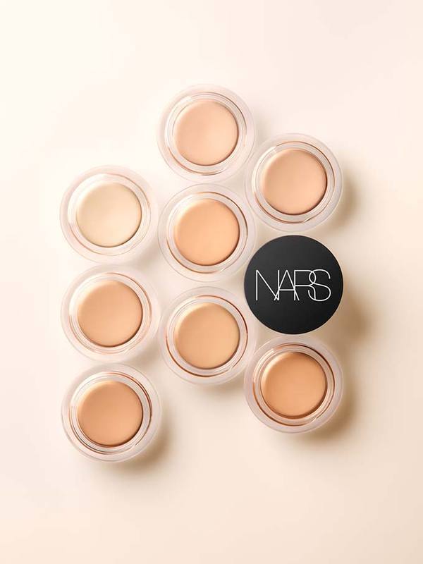 NARS「ソフトマットコンプリートコンシーラー」史上最高のカバー力、軽いつけ心地でなめらかな肌へ - ファッションプレス