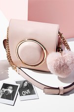 マイケル・コースのバレンタイン - スタッズを配したバッグやピンクのヴィンテージなカメラ・バッグ｜写真17