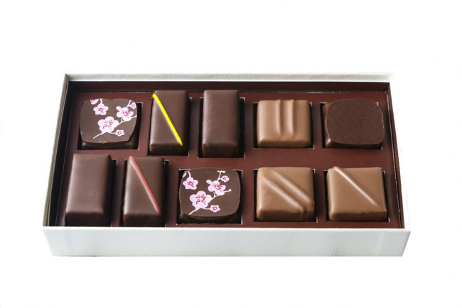 ラ・メゾン・デュ・ショコラの春限定チョコレート「チェリー ブロッサム」桜緑茶風味で大人の口どけ | 写真