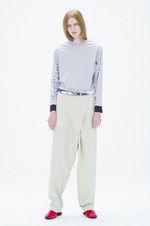 トーガ プルラ 2017年プレフォールコレクション - 縦のラインに込めた女性らしさ｜写真8