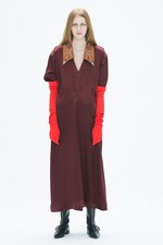 トーガ プルラ 2017年プレフォールコレクション - 縦のラインに込めた女性らしさ｜写真10