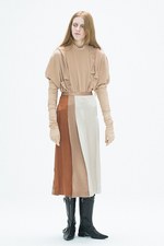 トーガ プルラ 2017年プレフォールコレクション - 縦のラインに込めた女性らしさ｜写真12